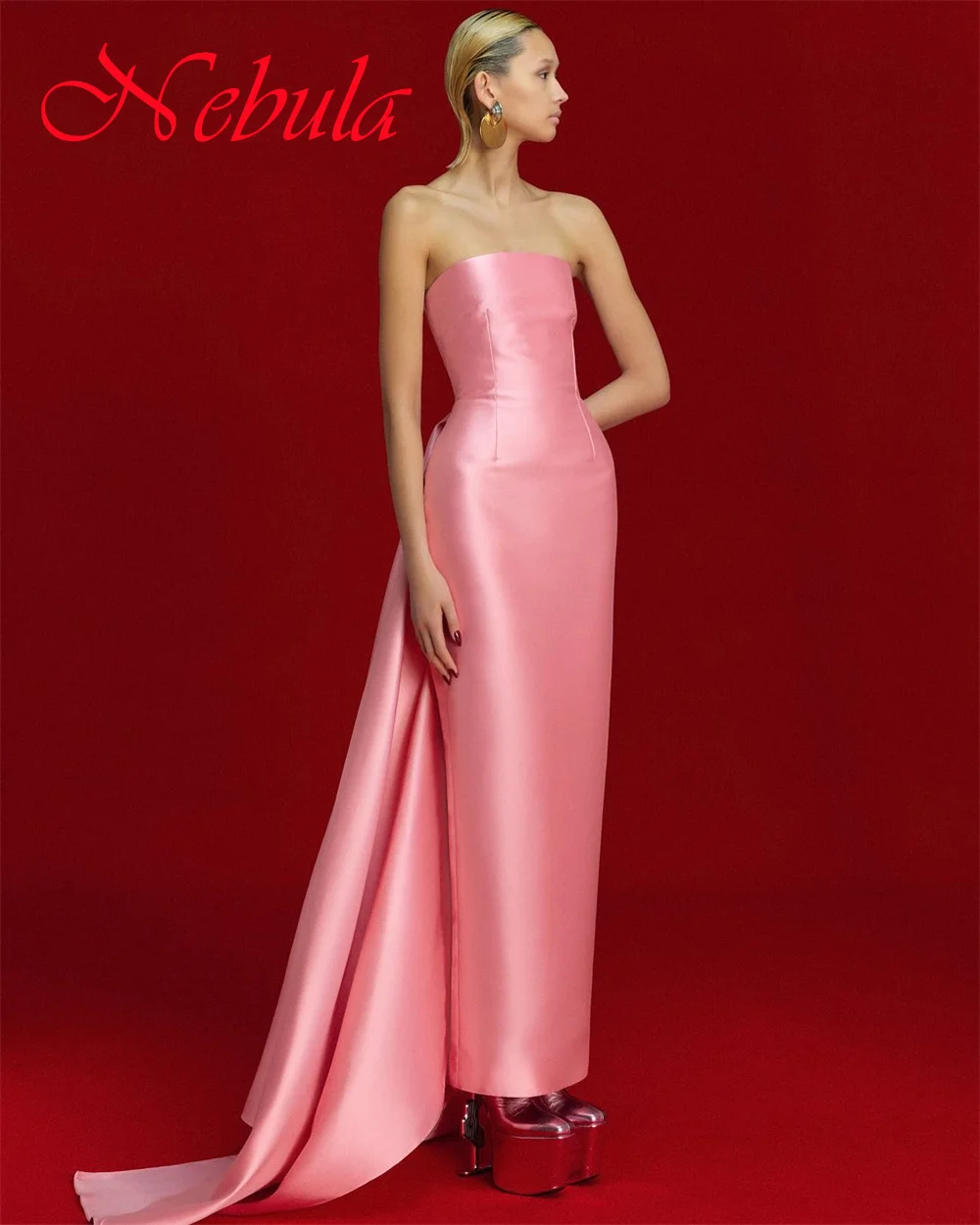 Customized Delicate pink Satin Evening Dress Exquisite Strapless Sleeveless Cocktail Dress Temperament Homecoming Dress