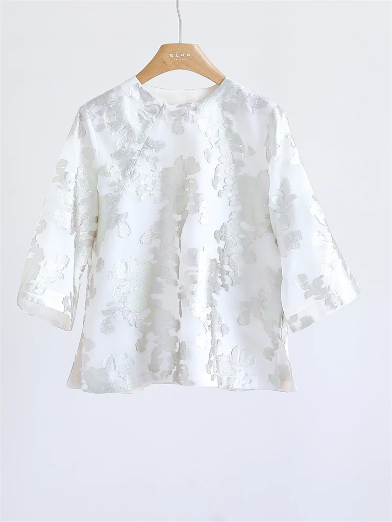 

Elegant New Chinese Style Silk Shirt Women's round Neck Seven Sleeve Floral Cutout Versatile Age-Defying Fashionable Top