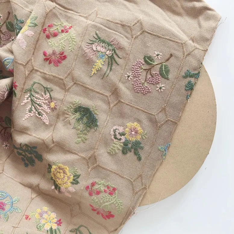 Lino marrón, tela bordada de colores, ropa bordada con flores, accesorios para vestidos de noche