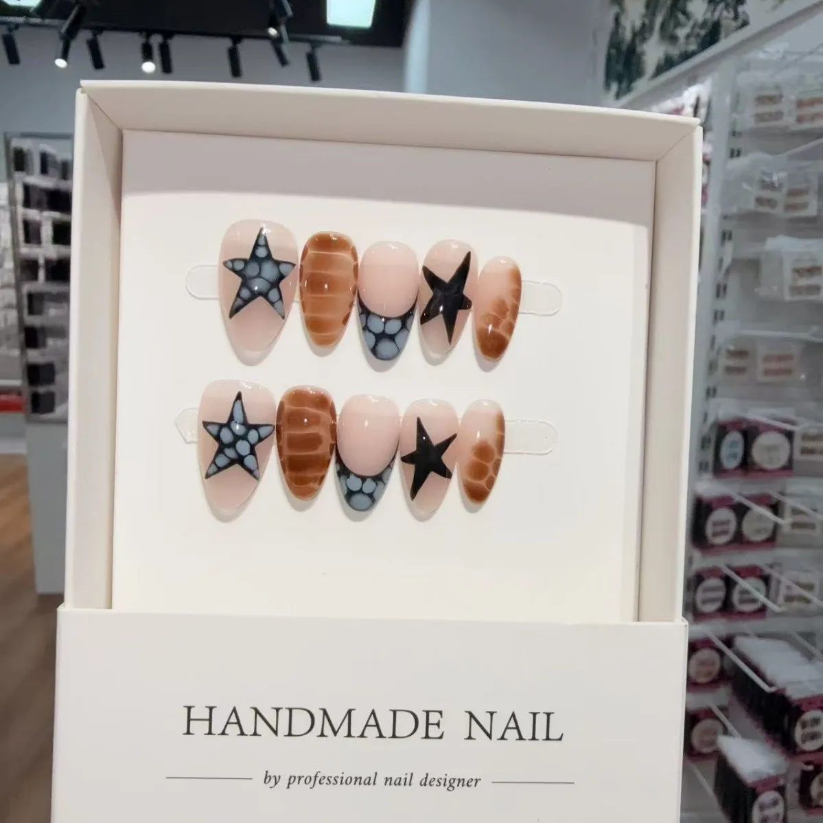 

10PCS Spice Girls False Nails Sweet Cool Alligator Star Pattern French Handmade Press on Nail Wearable Ins Almond Fake Nails Art