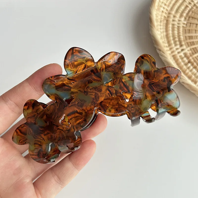 Colored Flower Acetate Curved Hair Claw Clip Headdress for Women 2024 Korean Temperament Petal Large Hairpin Hair Accessories