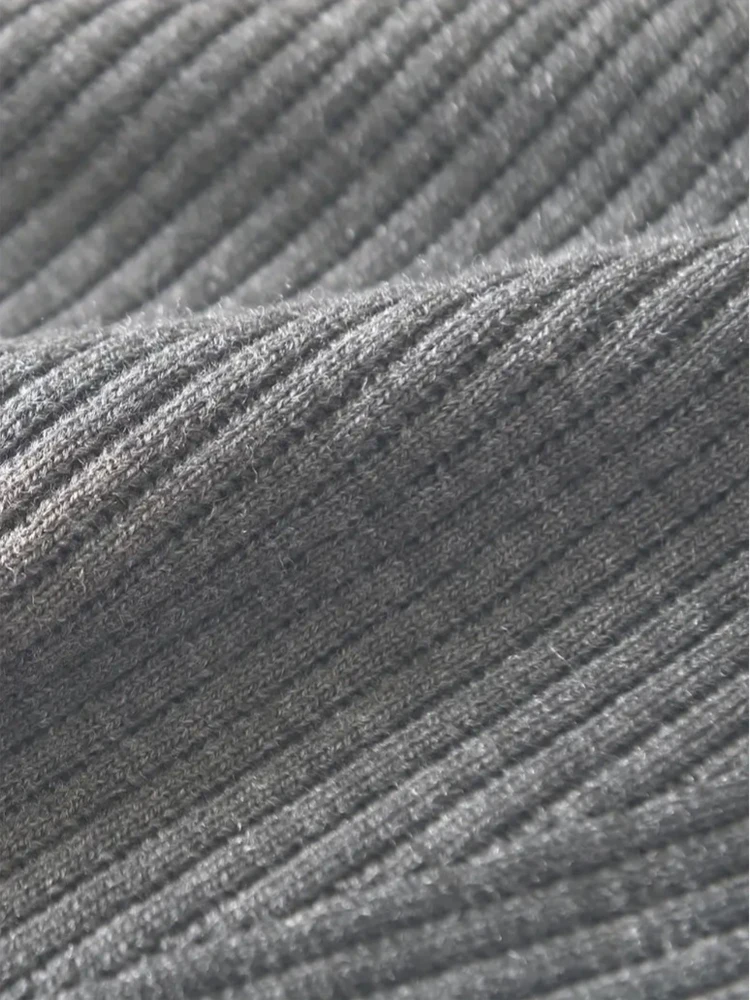 سترة كلاسيكية منسوجة بدون أكمام برقبة على شكل V للرجال موضة خريف وشتاء بسيطة بلون سادة محبوكة قطع علوية للرجال قميص قصير غير رسمي بقصة ضيقة