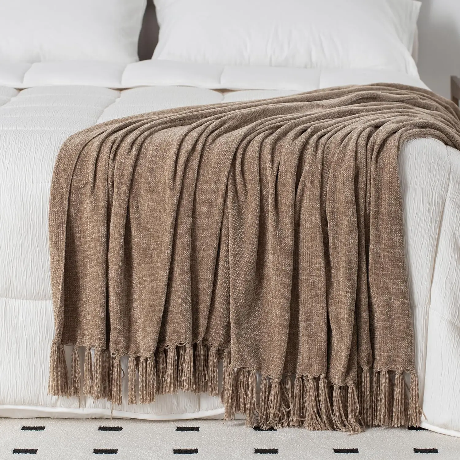 

Chenille Bed Blanket Queen Size, Brown Throw Blanket With Fringe Tassel For Bed Sofa Chair, Lightweight Knitted Decorative