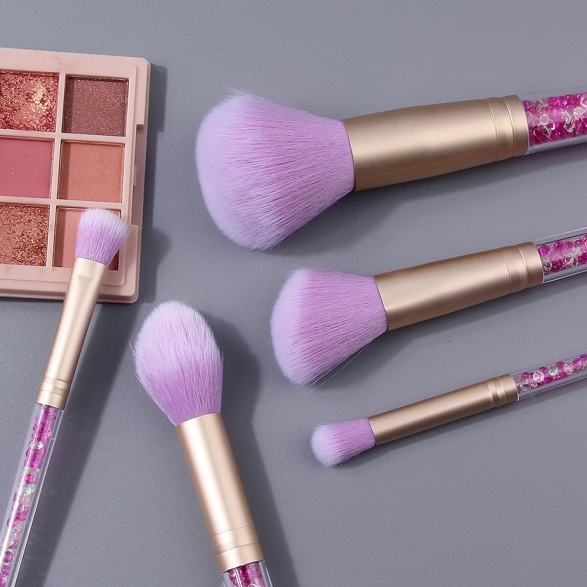 مجموعة فرش مكياج لامعة أرجوانية مكونة من 5 قطع - فرشاة وجه لظلال العيون ذات شعيرات ناعمة - أدوات تجميل بمقبض لامع