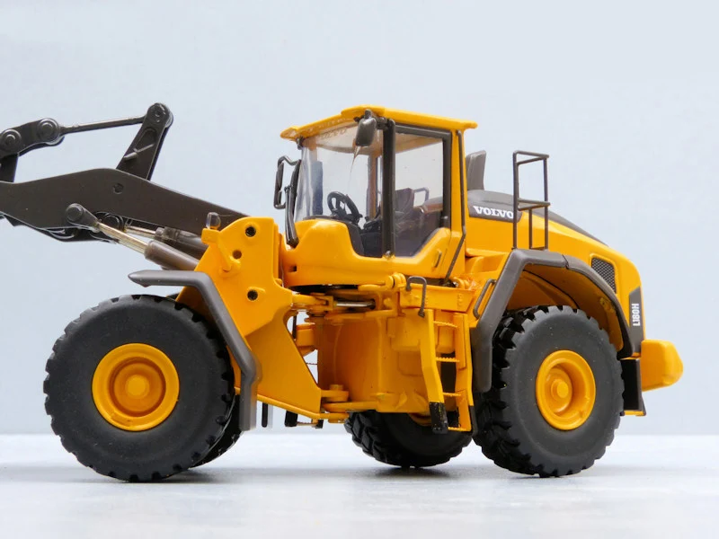 1:50 scale L180H Wheel Loader Alloy Engineering Vehicle Model Gifts Souvenir Toys