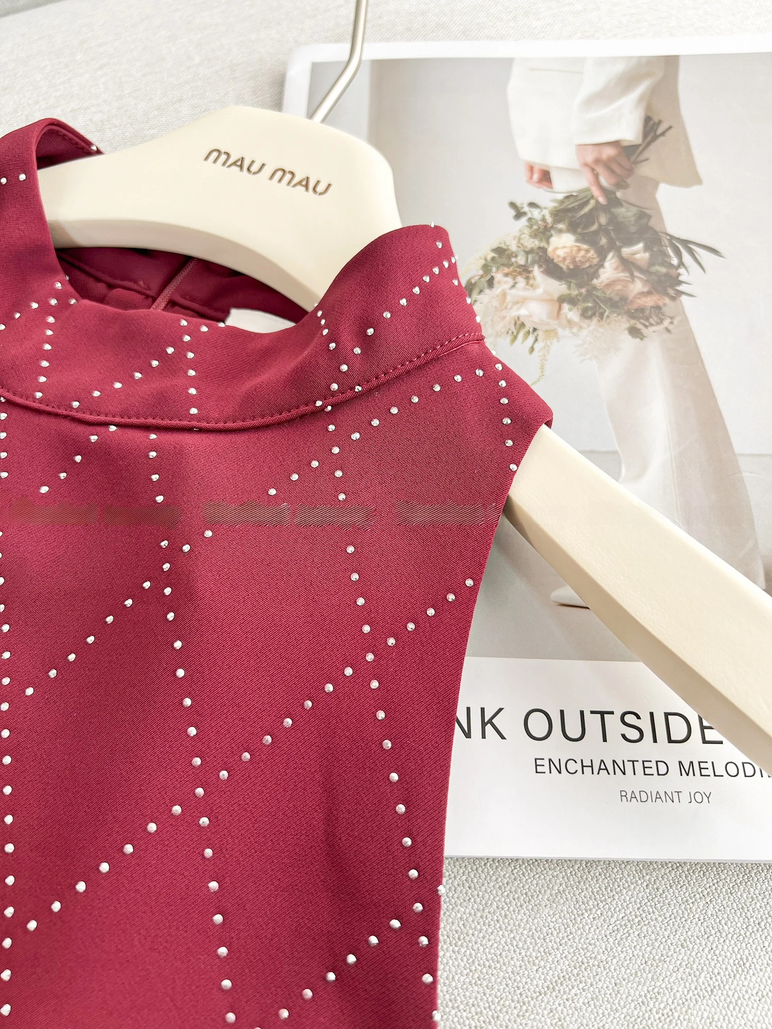 エレサマーニューファイオン ダイヤモンド装飾スベルラウンドネベスト ドルダイヤモンド イドエレファイオナブルドール