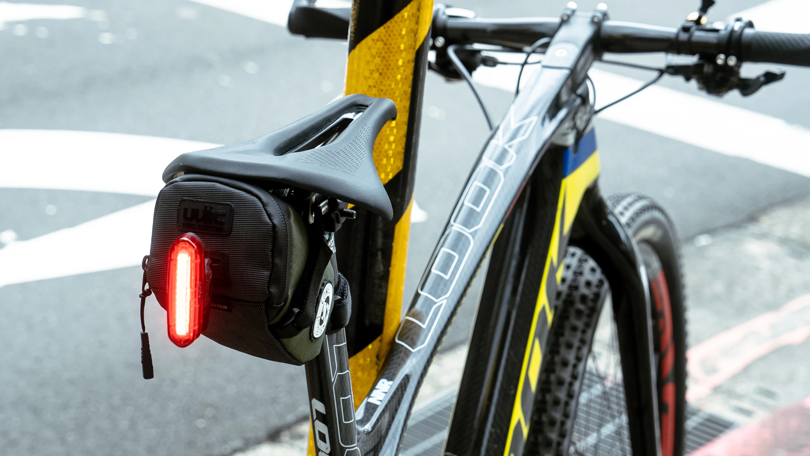 ULAC Radfahren Sitztasche 0,6/1/1,3 l mehrfarbige Fahrradsatteltasche wasserdichte MTB Rennrad Reparatur Werkzeuge Tasche Schwanz Pack Zubehör – Detail 24