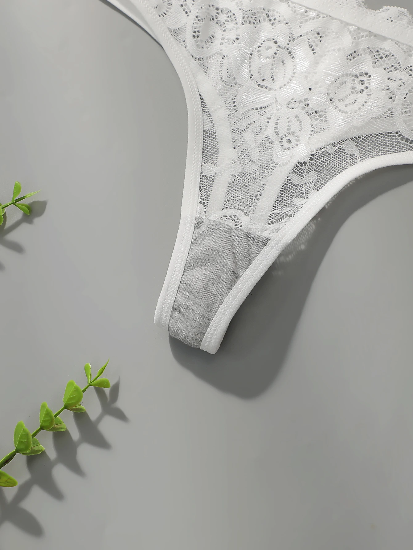 Ropa interior de Tanga de encaje sexy de 2 piezas de alta calidad para mujer conjunto de sujetador de anillo de acero de encaje hermoso y ligero A8101