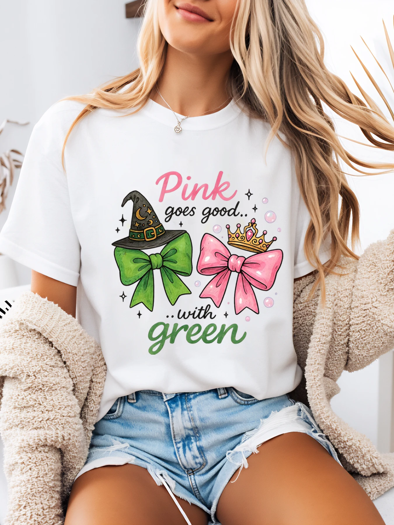 Różowy pasuje do zielonej koszulki na Halloween z nadrukiem czarownicy i kokardą księżniczki, damski strój na co dzień, na imprezę, biały, plus size.