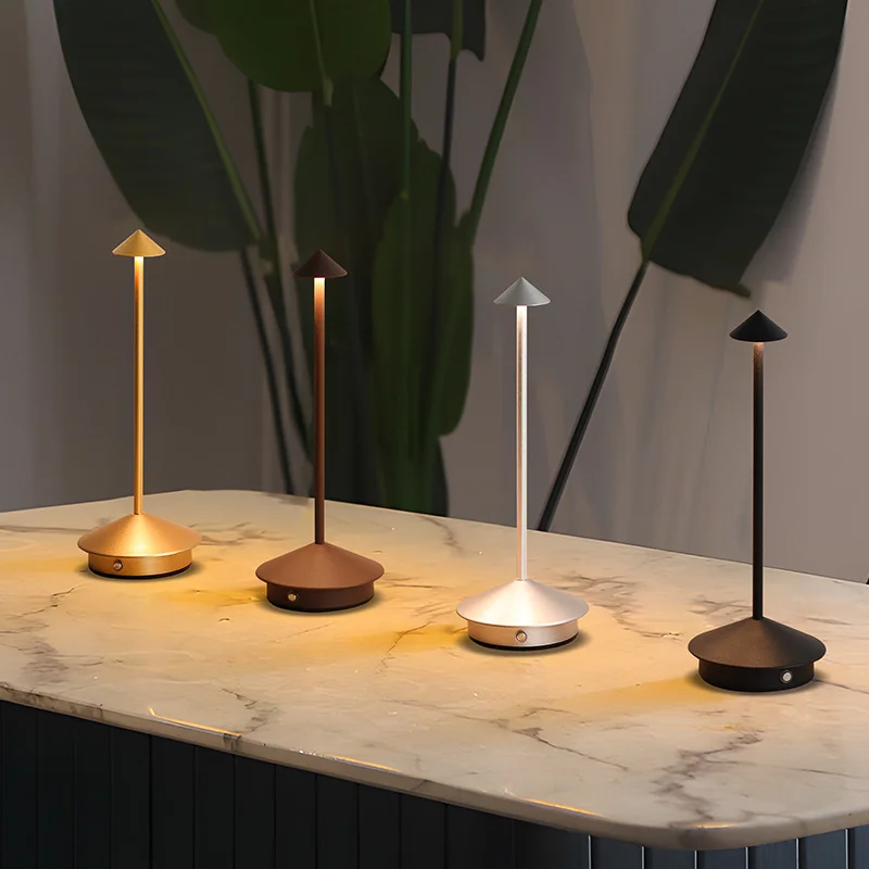 Lámpara de mesa de Metal táctil LED Simple, luz de escritorio, luz nocturna, estilo flecha, lámpara de lectura, lámparas recargables de larga duración