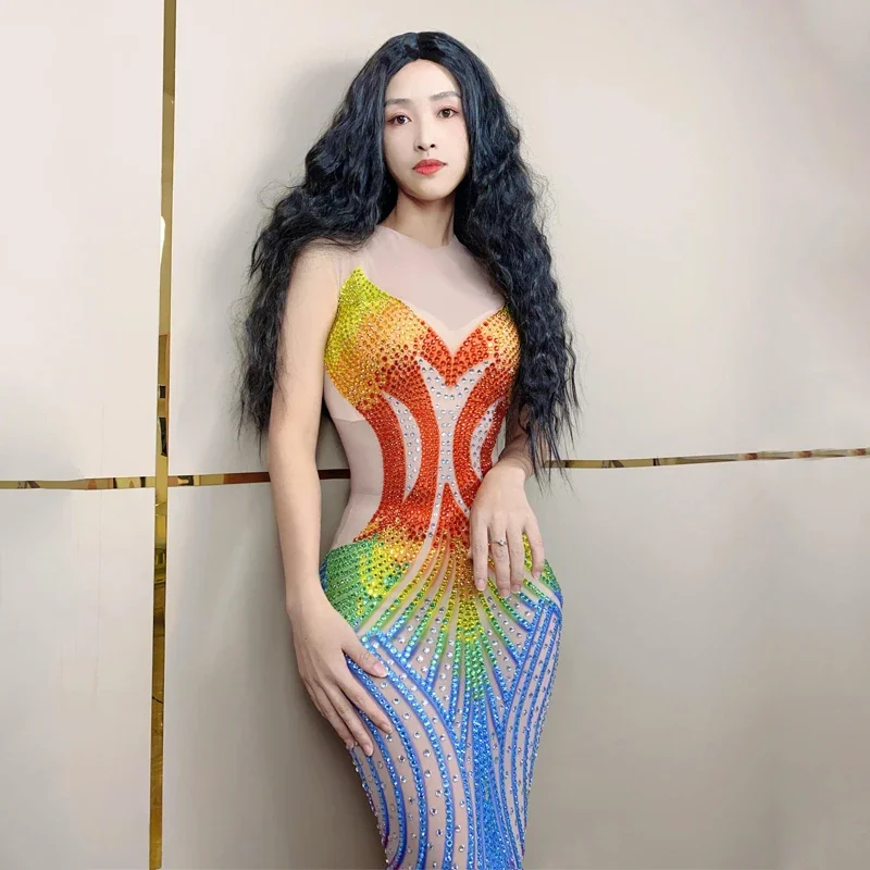 Kolorowa Sukienka Wieczorowa z Cyrkoniami dla Piosenkarki, na Imprezę, Bal, Urodziny, Strój na Scenę, Pokaz Mody, Kostium XS7417