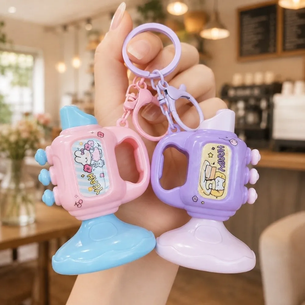 Creative Funny Trumpet Keychain Mini Can Be Blown Bag Hanging Speaker Ornament Portable Plastic Playable Keychain Party Favor