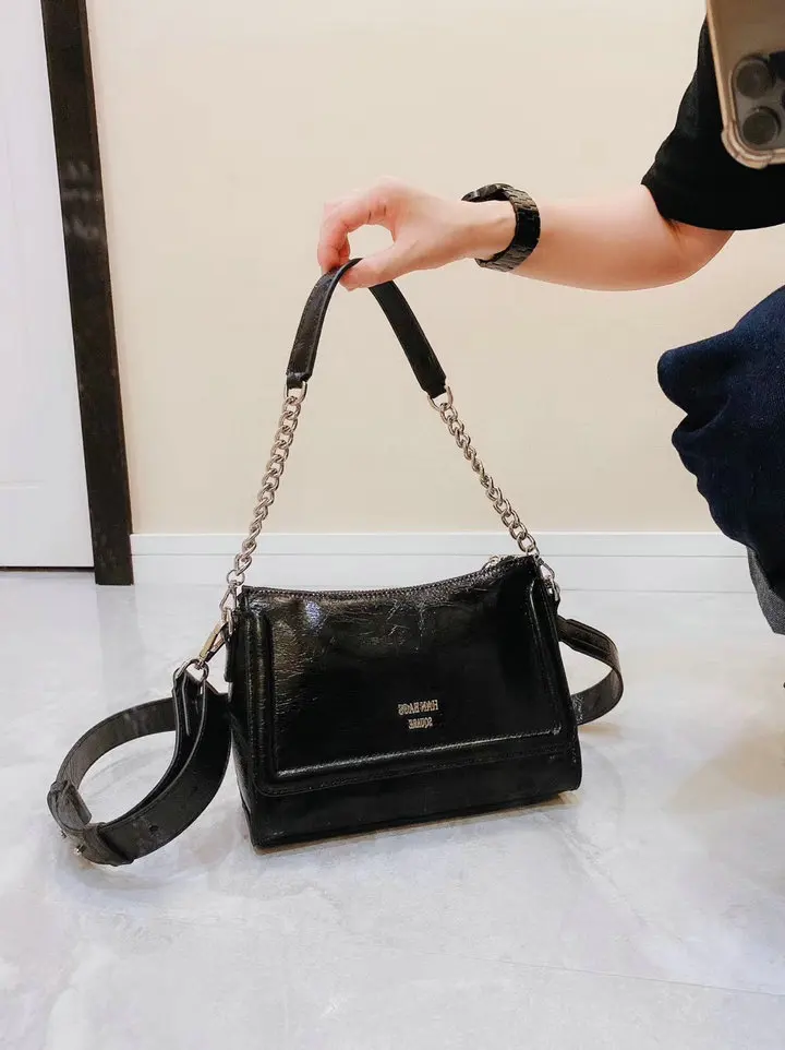 

Кожаная сумка через плечо с масляным воском, женская маленькая квадратная сумка через плечо, повседневная универсальная новинка 2025 года, модная трендовая сумка подмышками