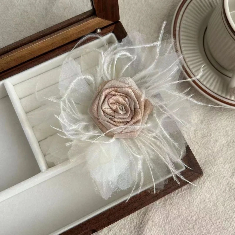 Internet celebrity super fairy rose fluffy flower brooch high value handmade niche design versatile clothing corsage accessories