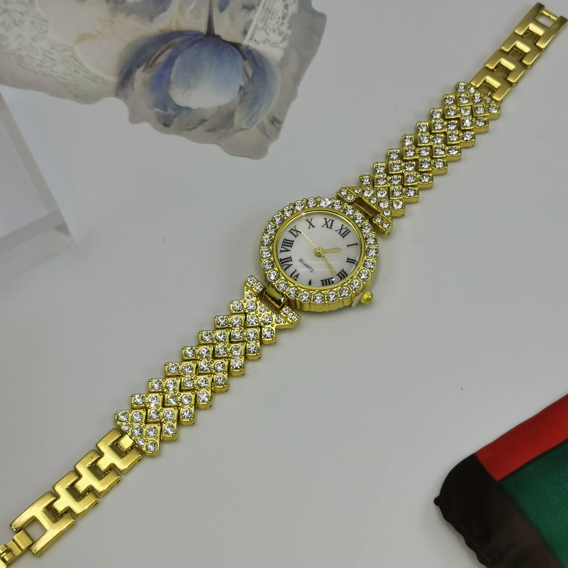 أزياء الاتجاه الأعمال تنوعا المرأة ووتش الفاخرة الماس رصع السماء المرصعة بالنجوم سوار ساعة أنيقة ساعات الكوارتز النسائية