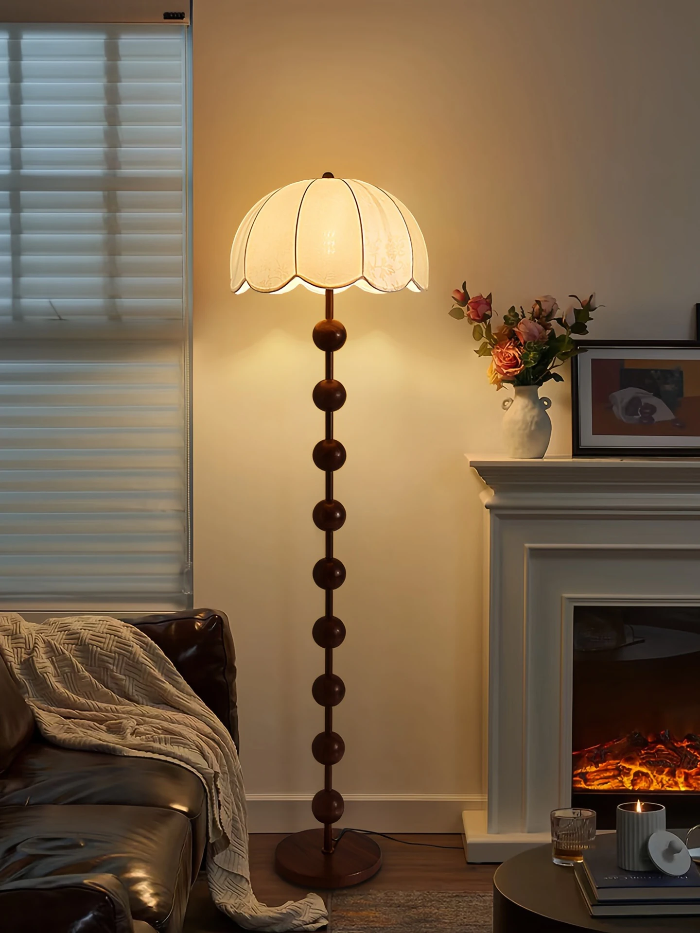 Korean Popular Wooden Floor Lamp, Simple Fabric Shade Standing Light for Living Room, Warm Light, Simple Luxury