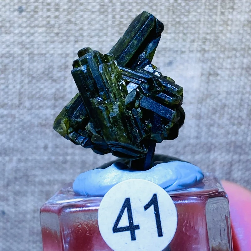 Natural Green Tourmaline Raw Stone  Epidote Healing Crystals Clusters Spiritual Mineral Specimen Collect for Decoration