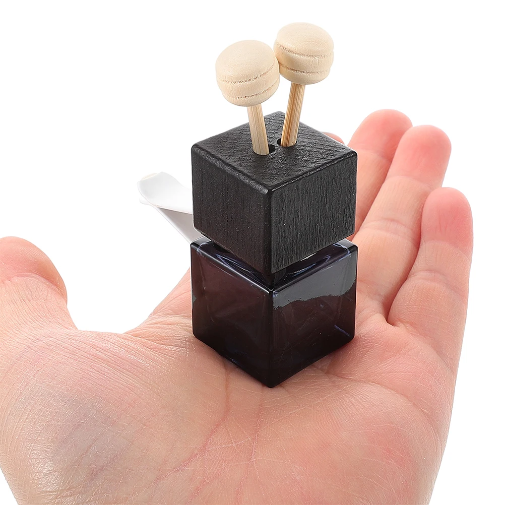 

2pcs Car Air Conditioner Perfume Bottle Essential Oils Diffuser Empty Aromatherapy Car Air Outlet Purification Interior Decor