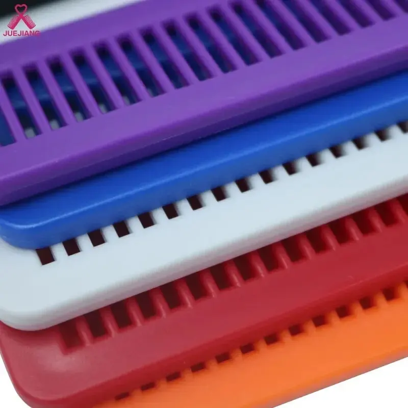 Wholesale Colorful Plastic Detangling Anti-Static Cutting Comb Carbon Fiber Hairdressing Combs