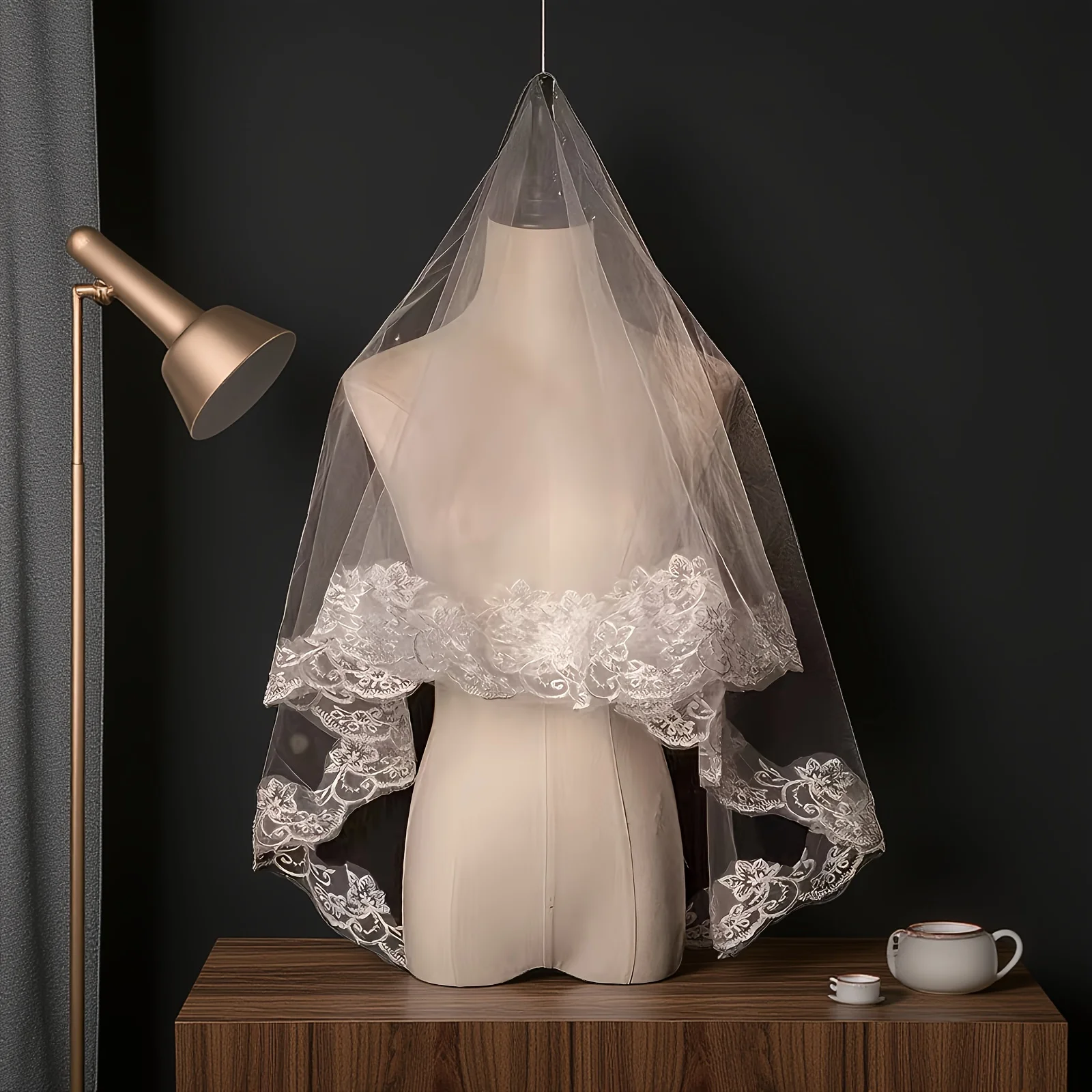 

Хэллоуин косплей призрак невесты женский готический стиль белая кружевная отделка вуаль Лолиты атмосфера винтажный головной убор аксессуар без расчески