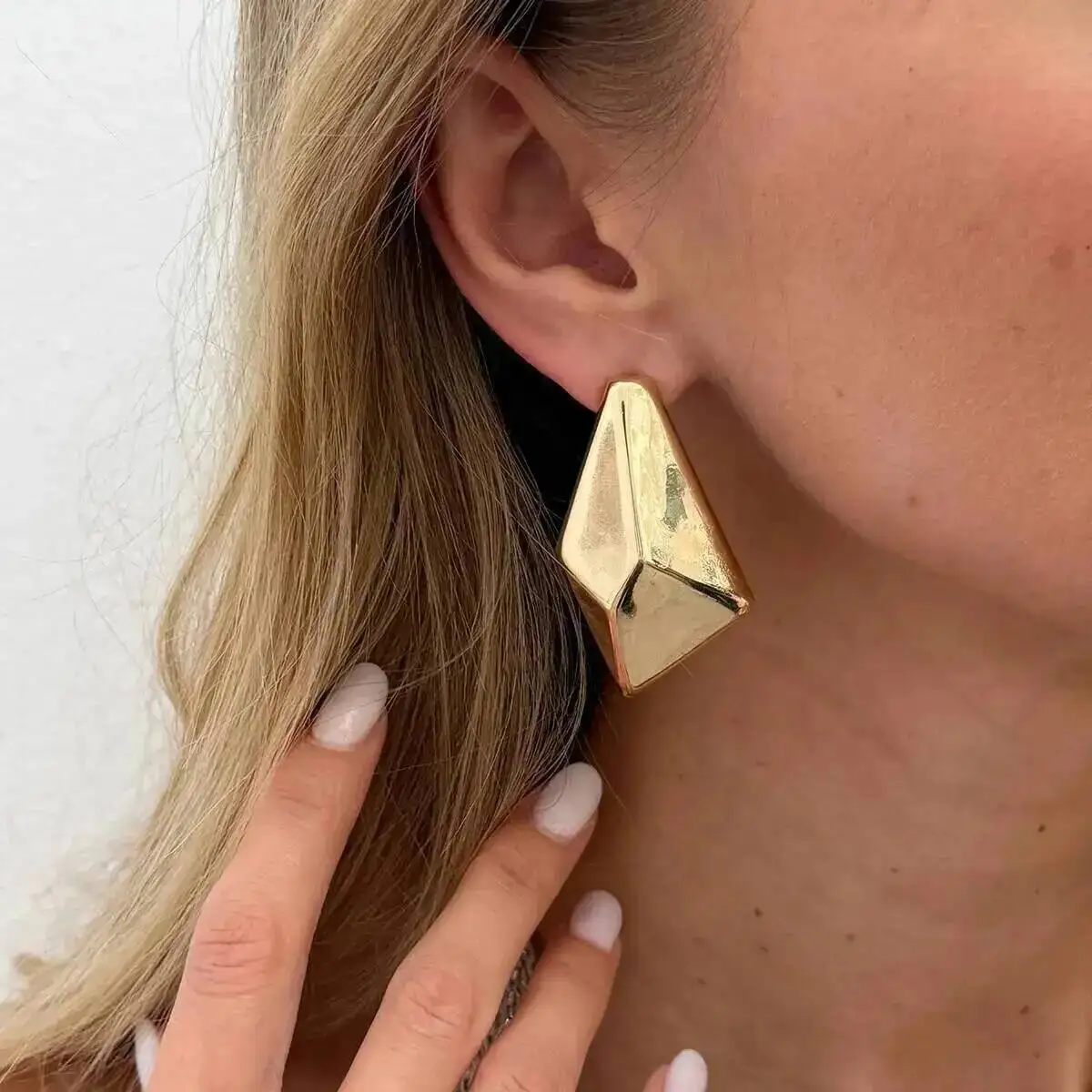

Simple Geometric Irregular Tapered Stud Earrings Women Trendy Gold Color Metal Piercing Earring Daily Jewelry Accessory