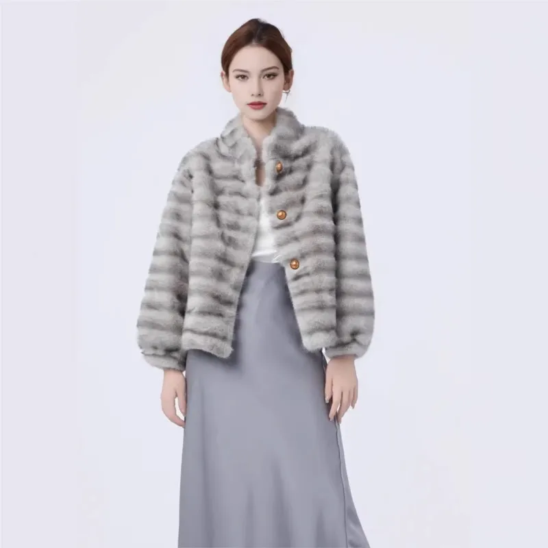 The new style of purple fur mixed coat is a loose stand-up collar short with feminine providing warmth and in one