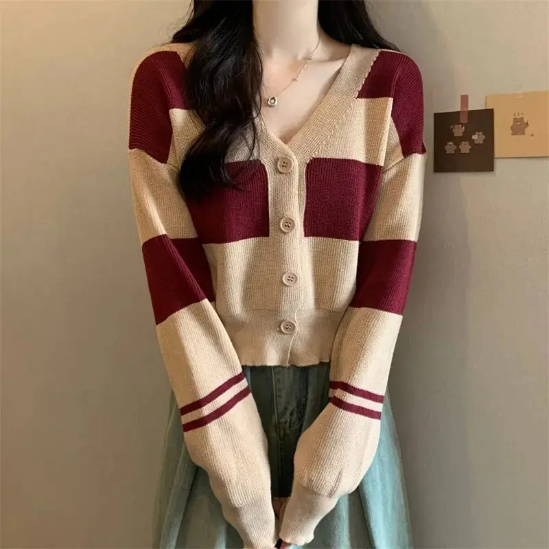 Lazy Style V-neck Sweater New Women's Korean Version Color Blocking Splicing Versatile Casual Knitted Cardigan Short Top