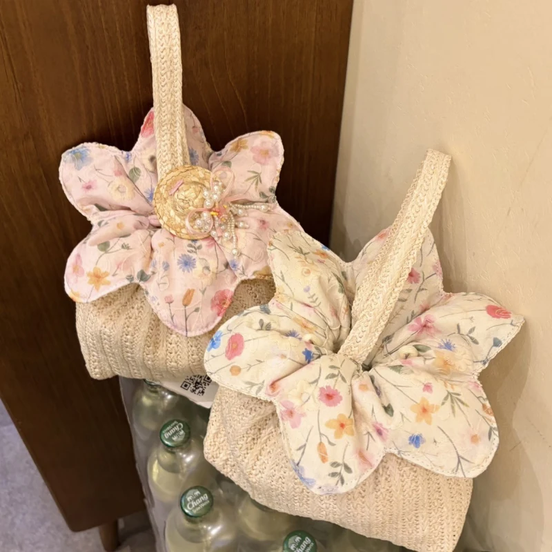 

Polka Dot Embroidered Woven Handbag Creative Flower-shaped Clutch Bag Fashion Women Beach Vacation Bags Retro Floral Phone Pouch