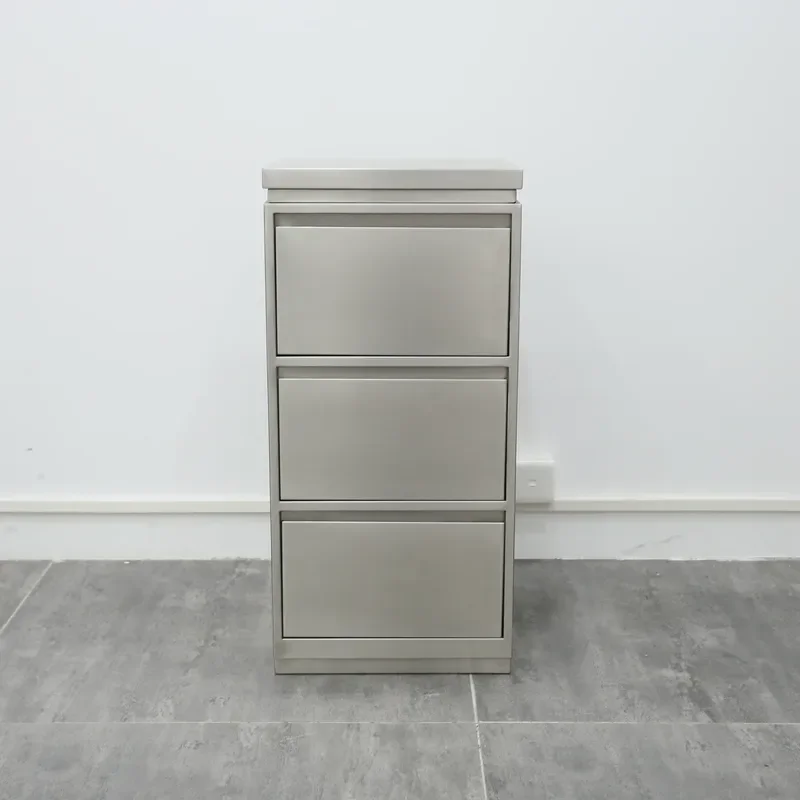 High Quality Heavy Salon Storage Cabinet Styling Station 3 Layer Stainless Steel Black Cabinet