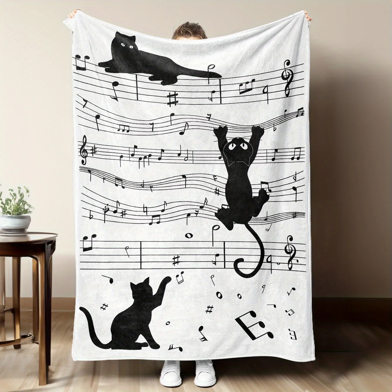 Black and white cat silhouette and musical note pattern blanket, polyester fabric, machine washable, suitable for beds and sofas