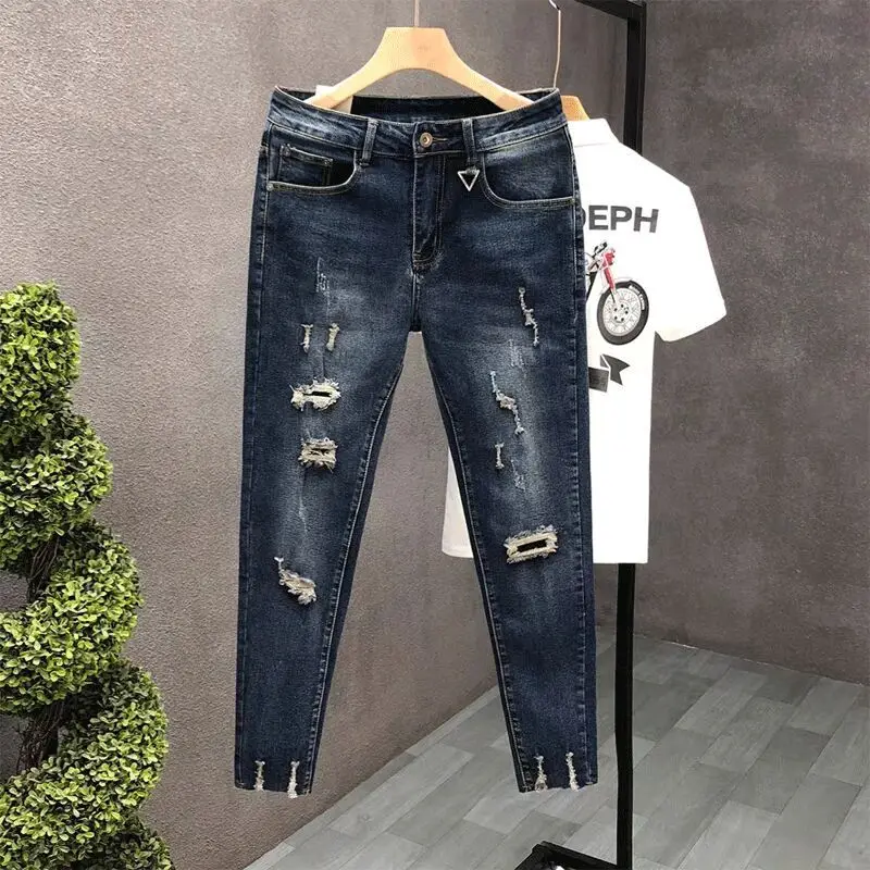 Cropped Jeans for Men Ripped Trousers Broken Korean Fashion Torn Kpop Stacked Trend 2025 Cheap Style with Holes Man Cowboy Pants