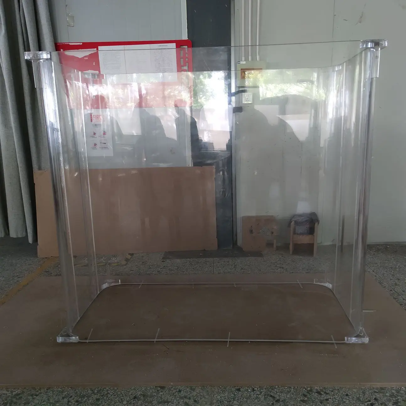 Acrylic large water tank transparent plexiglass thickened protective cover