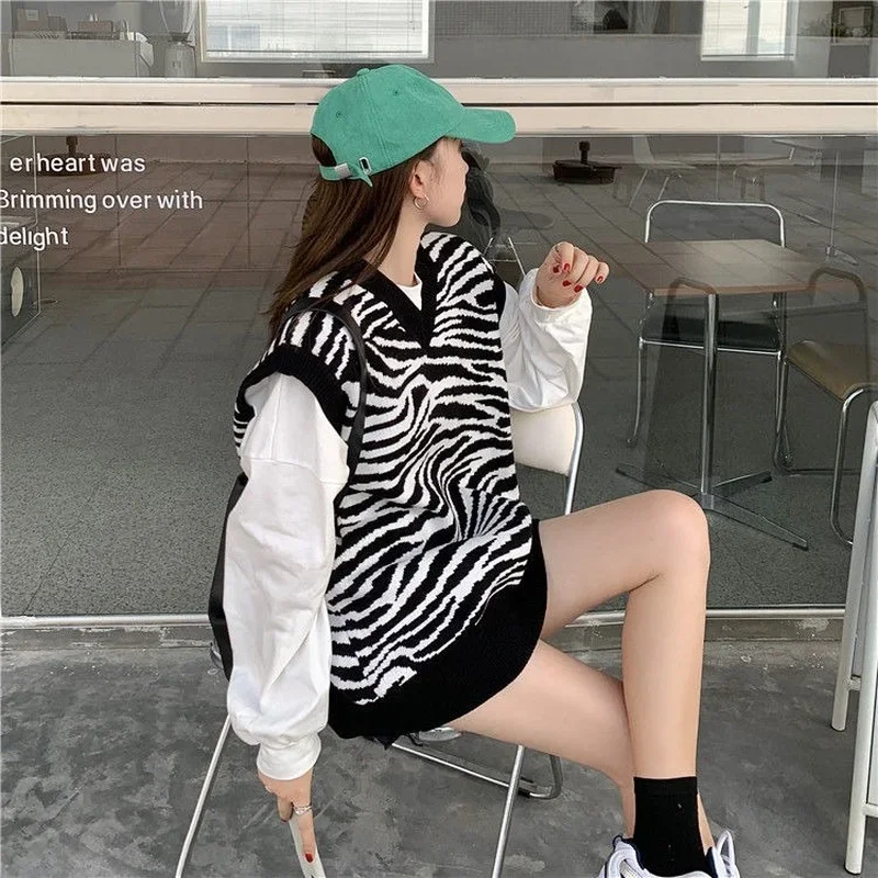 Sweater Vest Women Zebra-printed Loose College Design Autumn All-match Comfortable Ladies Streetwear Stylish Knitwear Popular