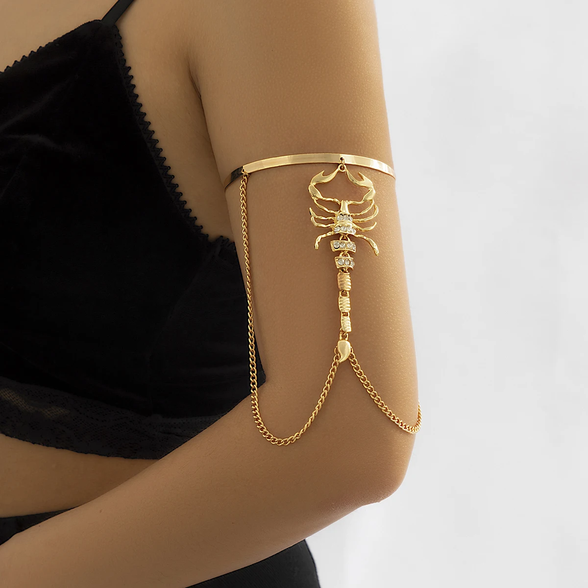 Exaggerated Scorpion Bracelet Jewelry Vintage Punk Fashion Gold Color Rhinestones Bangles for Women Nightclub Accessories Gift
