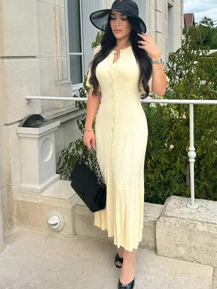 

2025 женское элегантное трикотажное длинное платье, повседневное однотонное платье с круглым вырезом и короткими рукавами, на пуговицах, с высокой талией, с разрезом, новое женское модное платье