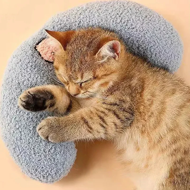 

Мягкая подушка для кошек для глубокого сна, U-образная, для защиты шеи, плюшевая успокаивающая игрушка для котят, моющаяся, для обнимания питомцев