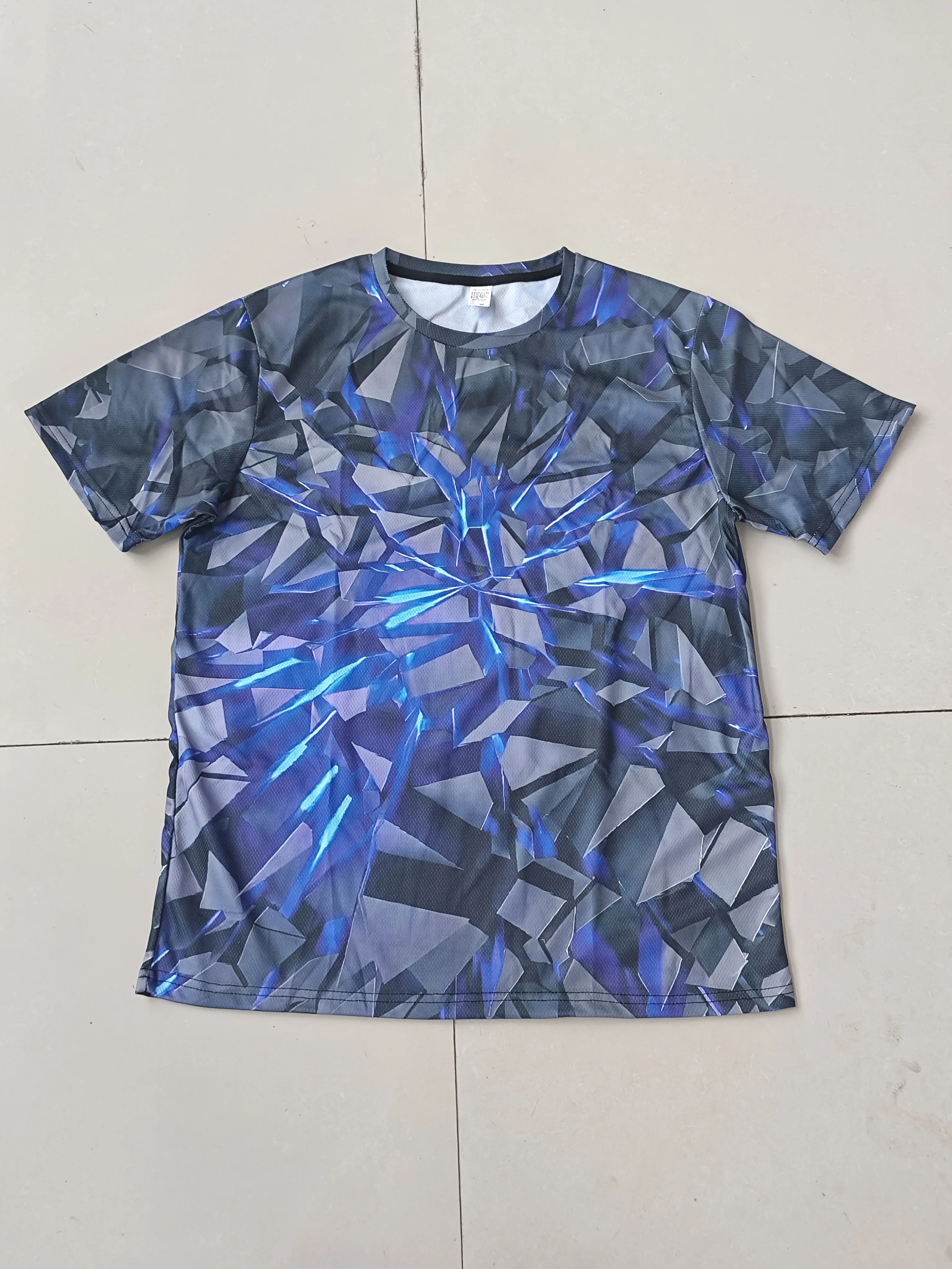 Men Dark Gray 3D Broken Geometric Triangle Neon Blue Line Print Crew Neck Short Sleeve T-shirt