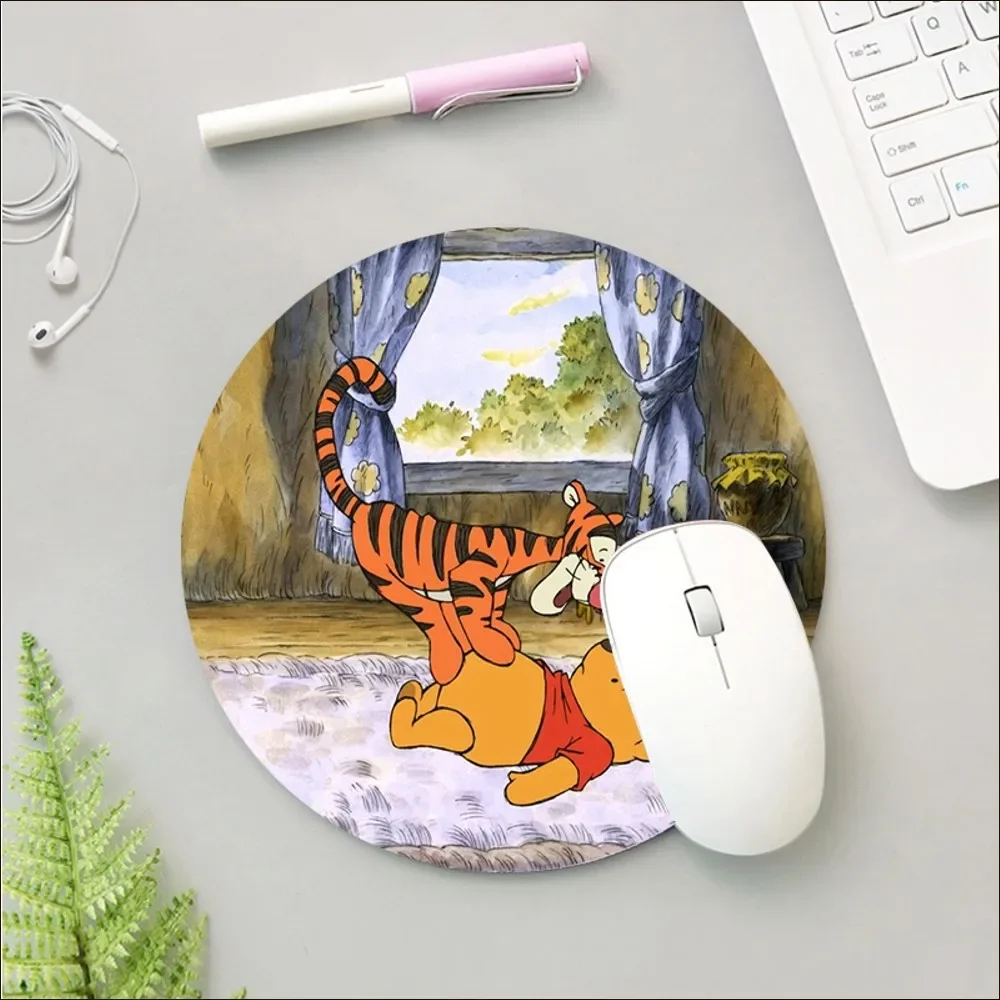 Disney Tigger Anime Movie Mousepad Non-slip Lockedge Office Computer Desk Mat Table Keyboard Cushion Non-slip For Girls Bedroom