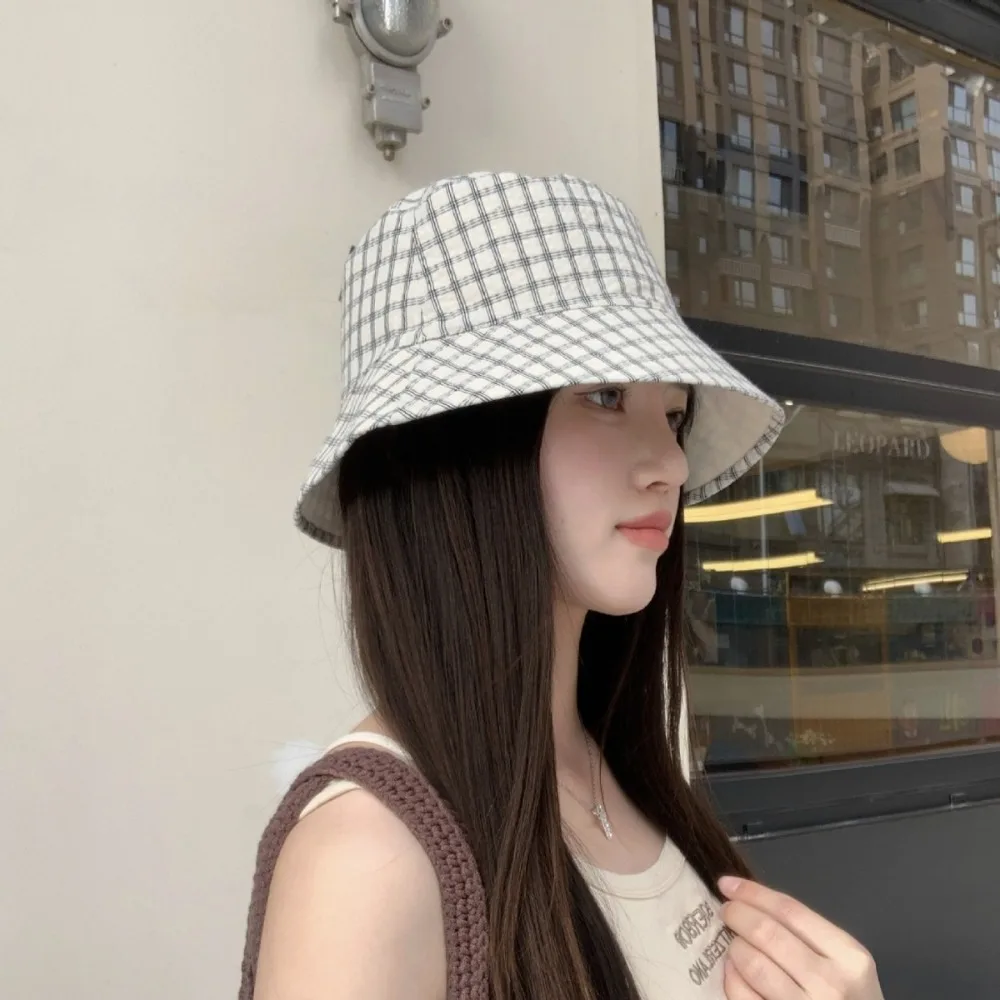 Topi Matahari Kelas Atas dengan Pelindung Matahari Pola Kotak-kotak Topi Nelayan Dapat Dibalik Fashion Retro Kasual Hadiah Liburan Populer