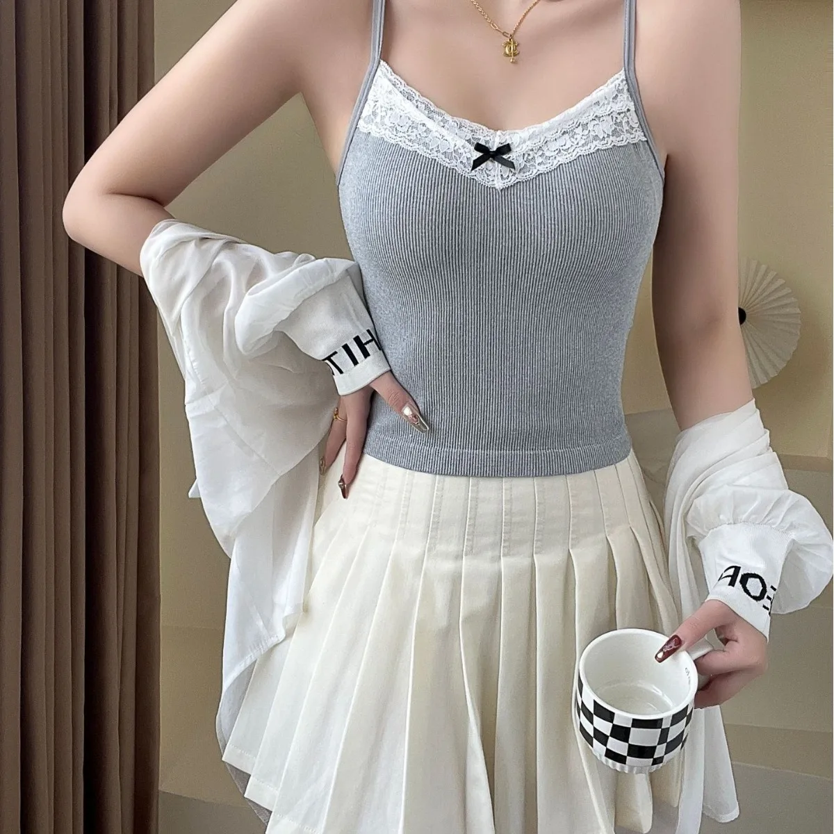 Lace Sleeveless Tank Top with Straps Woman Y2k Clothes Summer Black White Sexys Corset Camisole Women Crop Tops with Cups 2024