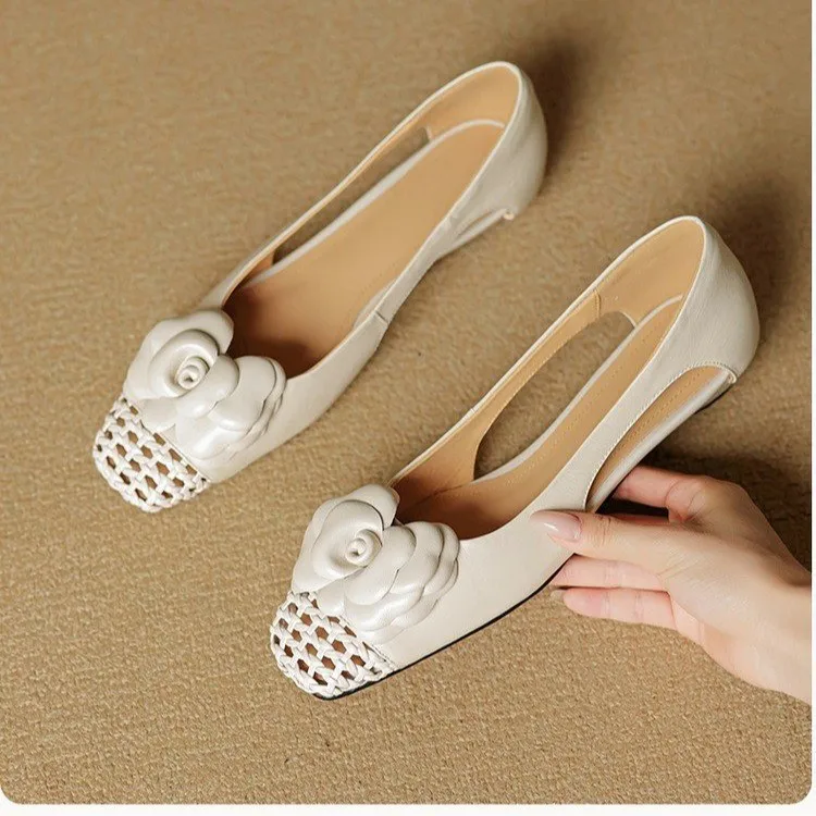 

Элегантные повседневные женские туфли во французском стиле: летние сандалии с квадратным носком, с цветочным дизайном, ажурные, дышащие, низкие каблуки