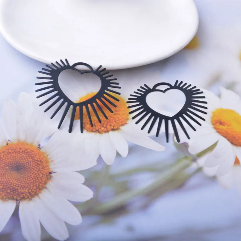 20 Stück AB8806 Messing-Schmuckanhänger in Hellgolden, Herz-Charms, fluoreszierendes Gelb, Anhänger für DIY-Schmuck, Ohrringe, Halsketten, Accessoires für Frauen – Detail 9