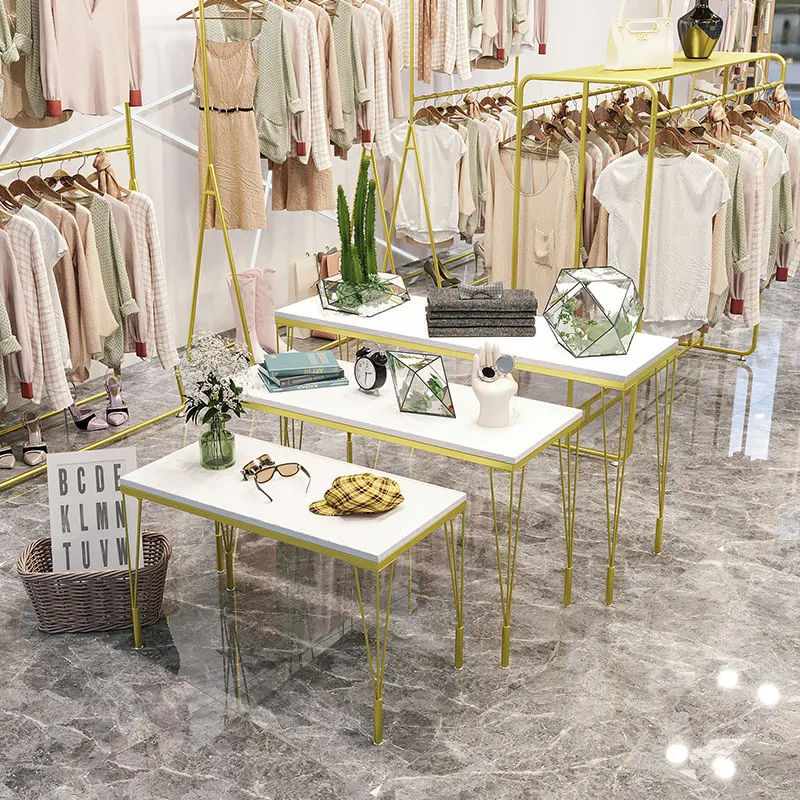 wrought iron clothing store, double-row Nakajima display racks, golden men's and women's stores, hanging hangers on both sides