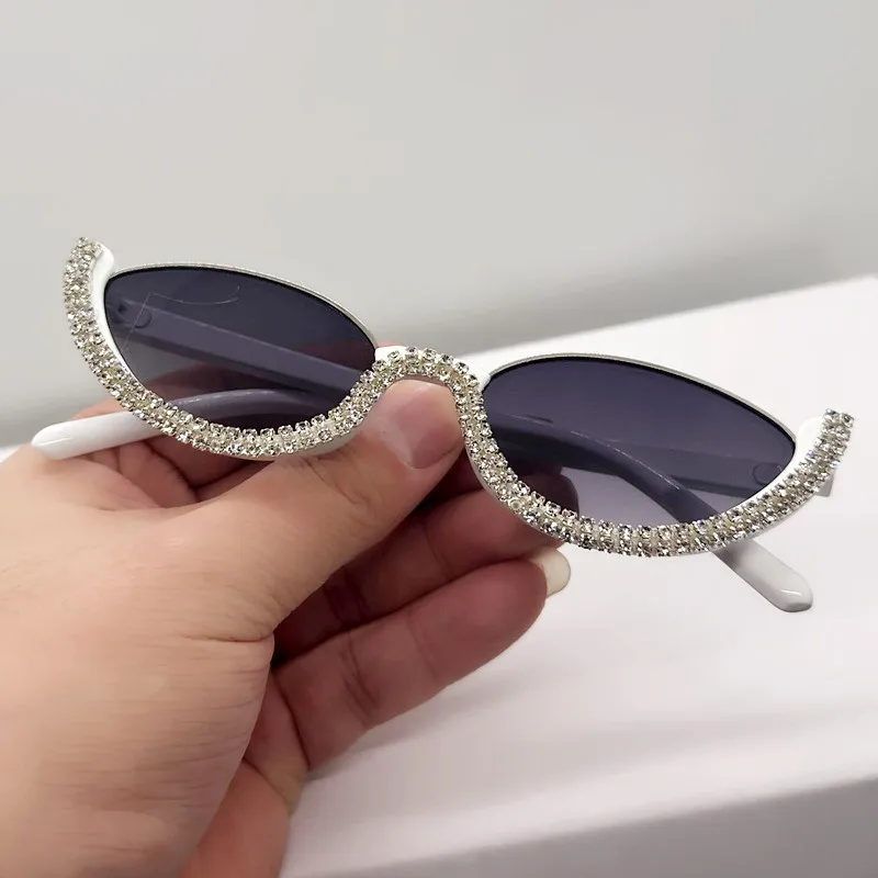 OEC CPO Neue Diamant-Halbrahmen-Sonnenbrille für Damen Vintage-Shades Kleine Strass-Sonnenbrille Weibliche Punk UV400 Brillen – Detail 8