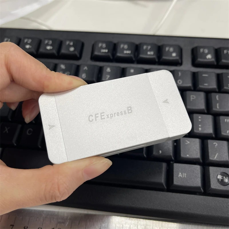 USB Card Reader CFexpress Type B Card Reader USB3.1 + Type C USB3.2 Gen2 10Gbps Memory Card Adapter for PC Phone Camera R5 Z7 Z6