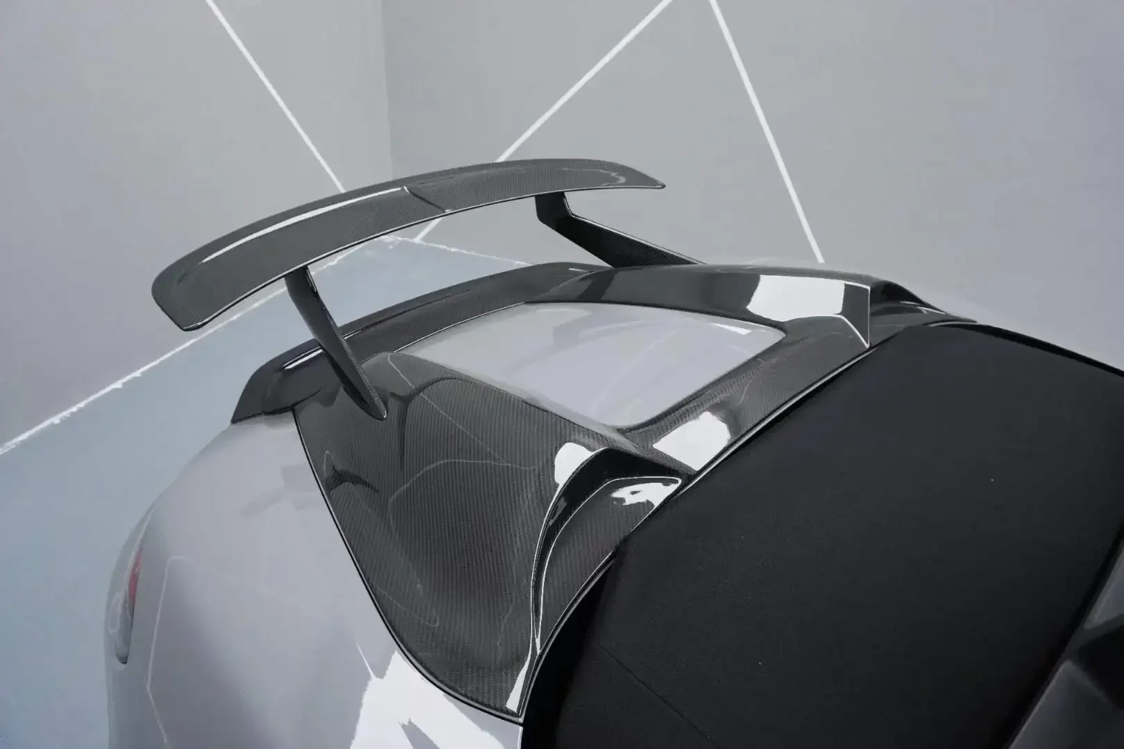 High Quality Dry Carbon Fiber Rear Spoiler Bumper Convertible for 718 981/982 GT-Style Tail Wing Upgrade Hump Wing for