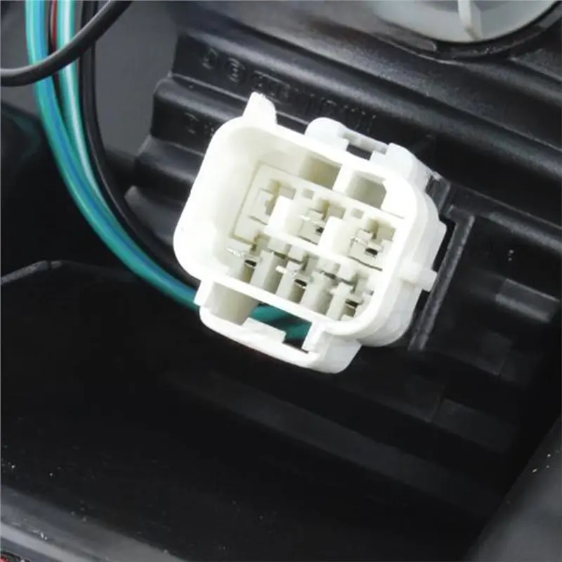 MN133766 MN133767 Right Tail Light For Mitsubishi Pajero Montero 2003-2007 Model Vehicles
