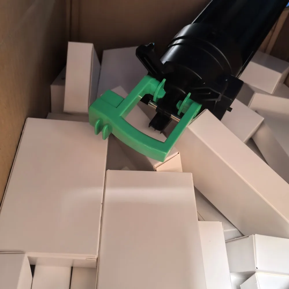 

Блок подачи тонера для использования в Ricoh MP 1027 2552 2553 3352 3353 3053 3553 2852 2853 2352 3351 2851 3030 3350 2550 B027-3501