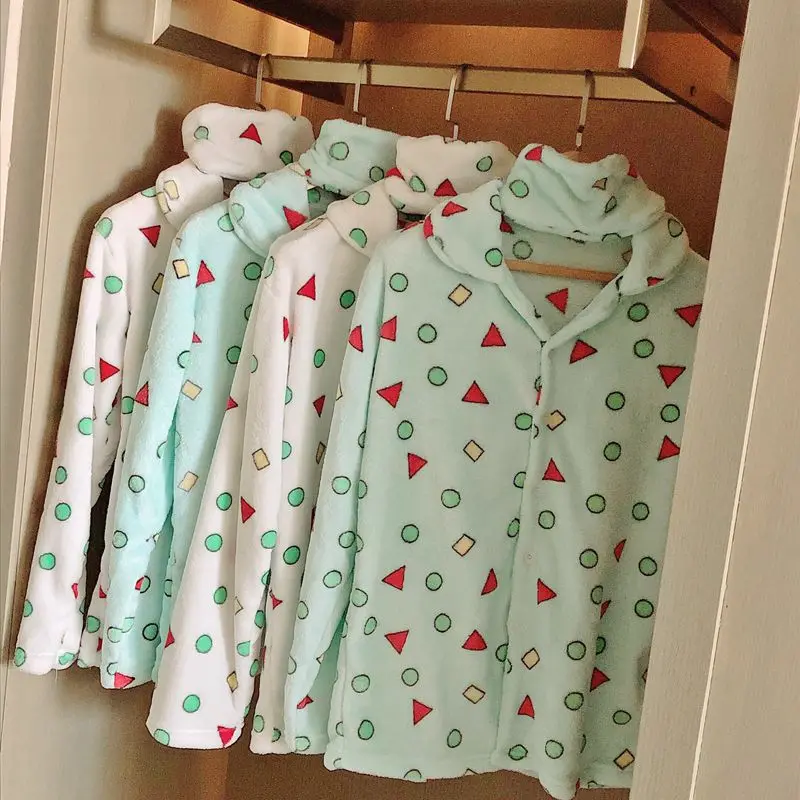 

Фланелевые пижамы с рисунком Crayon Shin-Chan для женщин, популярные зимние домашние костюмы из кораллового флиса с геометрическим принтом, осенний утепленный комплект