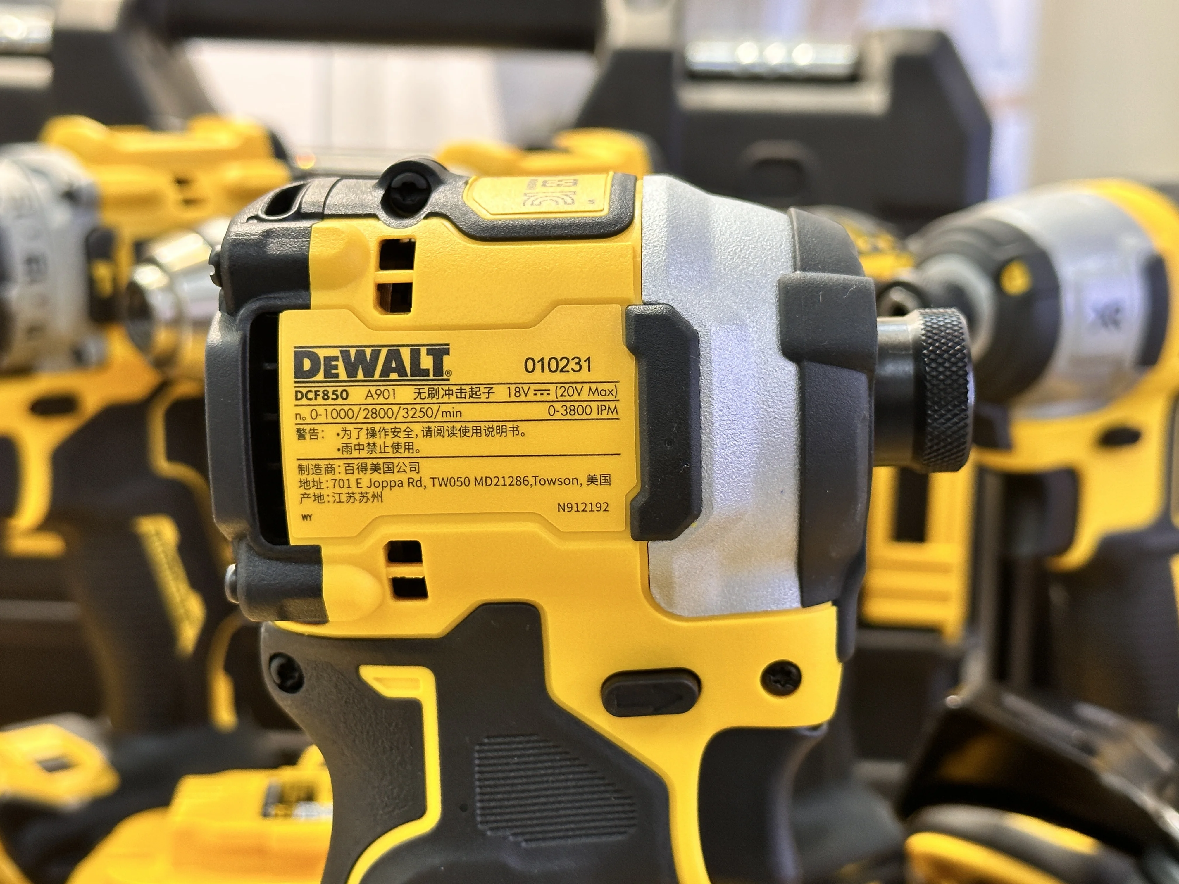 Dewalt DCF850N Cordless Impact Dirll 20V Brushless Motor 1/4-Inch Electric Screwdriver 205NM Wirless Rechargeable Power Tool